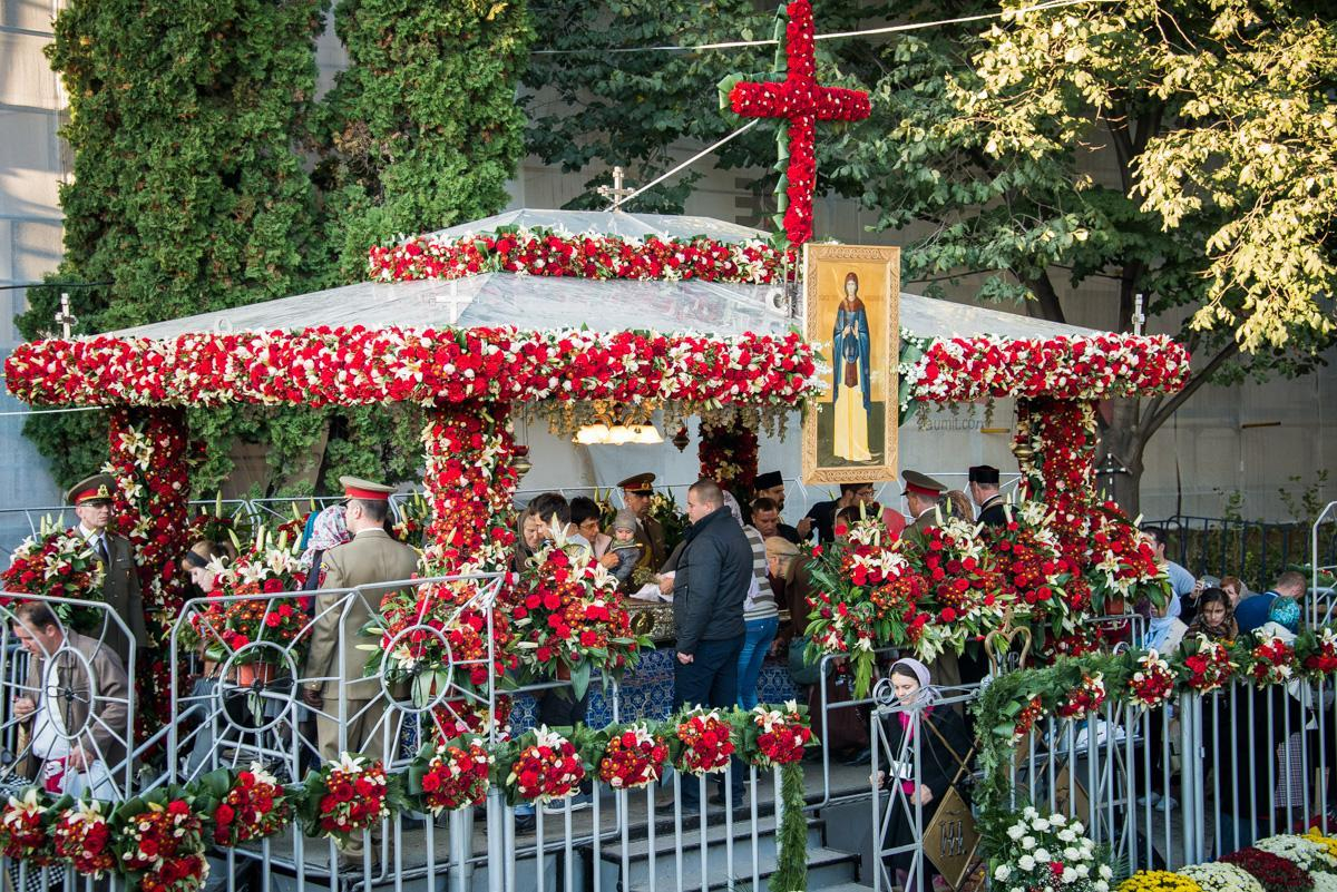 Val de credincioși la Iași, la moaștele Sfintei Cuvioase Parascheva