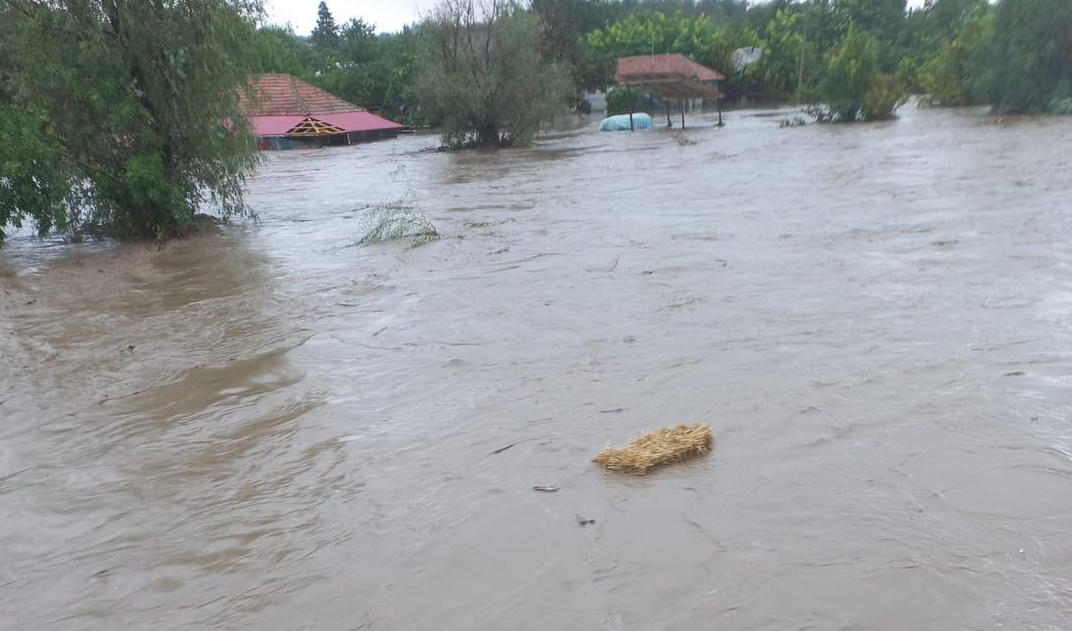 Ajutoare umanitare pentru sinistraţi din partea Arhiepiscopiei Dunării de Jos