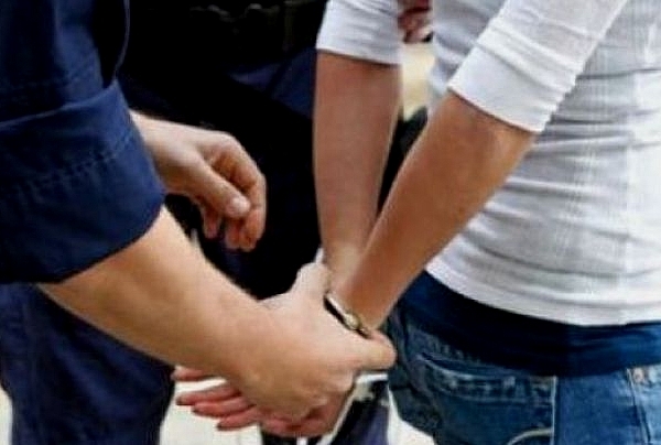 Fostă poliţistă CONDAMNATĂ LA TREI ANI DE PUŞCĂRIE. A cerut MITĂ 20.000 de euro