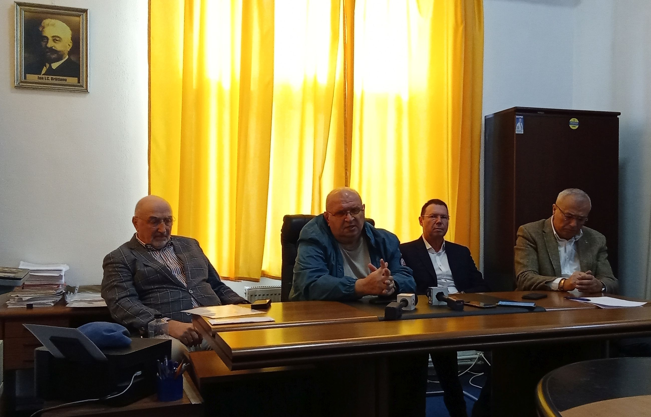 „Ne disociem total de liberalismul de cumetrie”. Mesajul noii conduceri interimare a PNL Galați