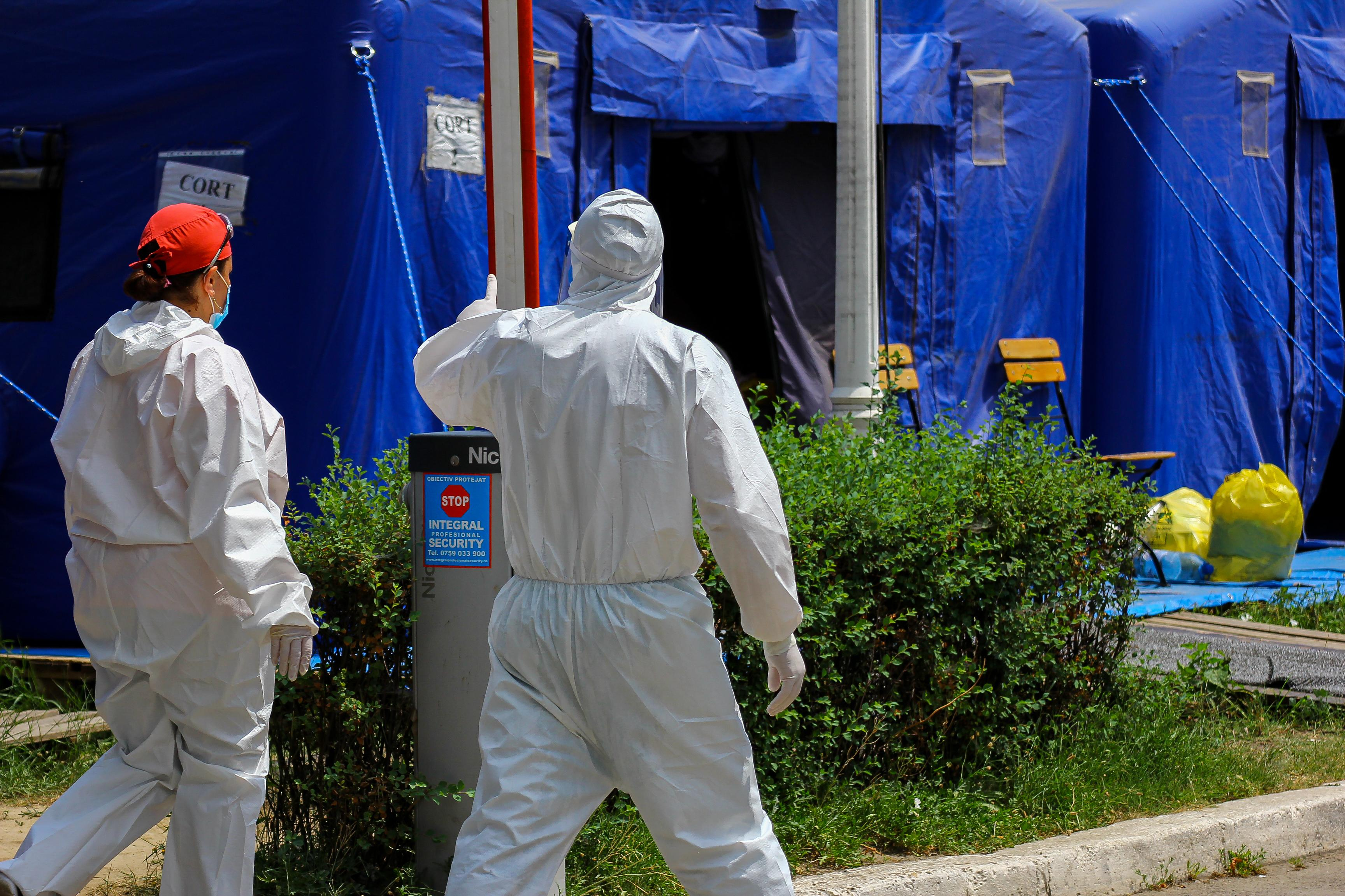 Mai puține teste, dar mai multe infectări