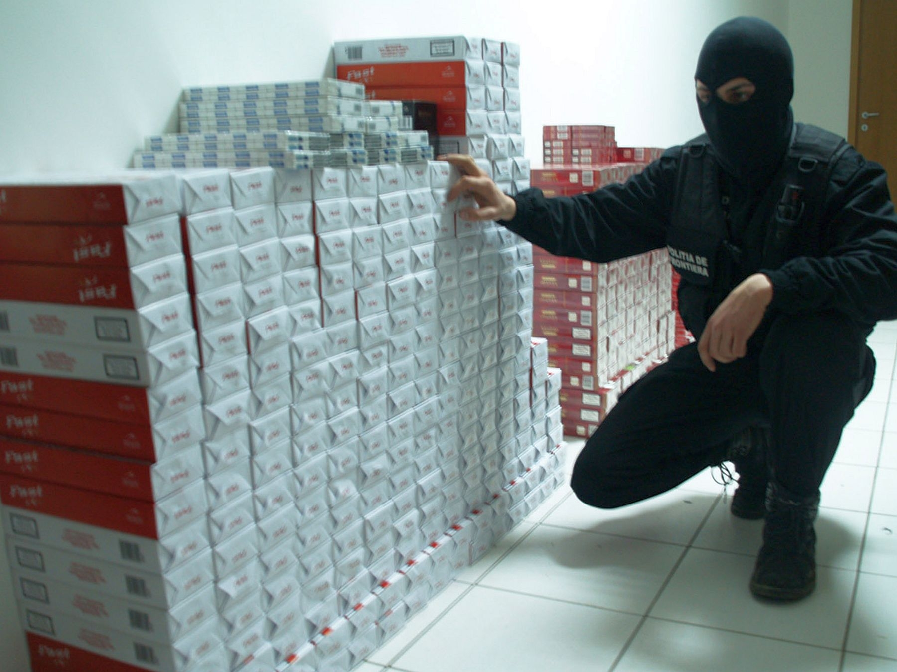 Parchetul Tribunalului a preluat ancheta: Trei inculpaţi noi în "Ţigareta de Galaţi"