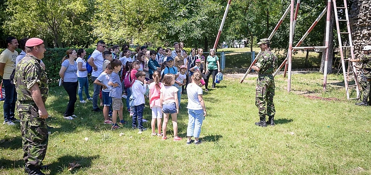 Donaţie a societăţii civile, de Centenar