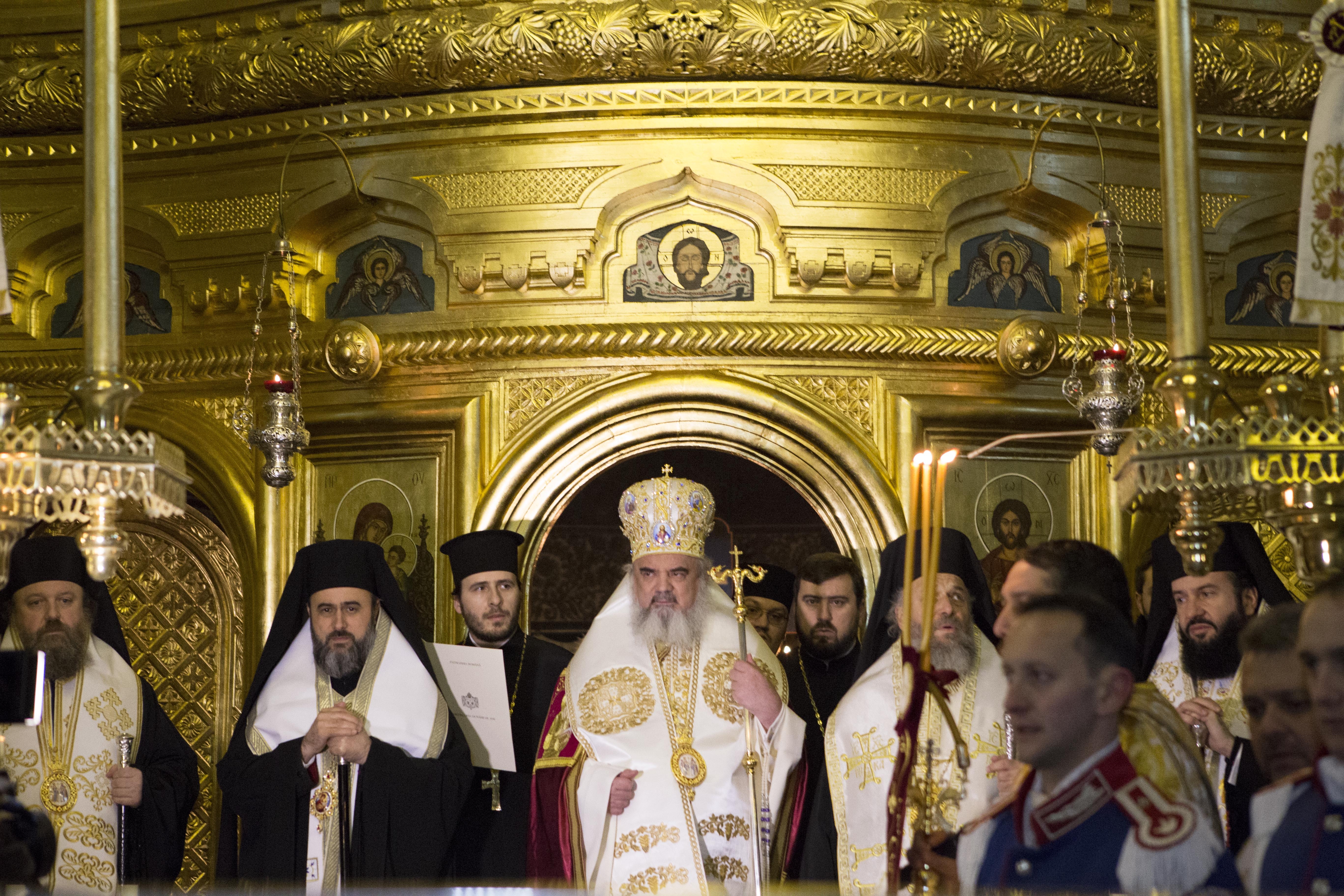 (FOTO&VIDEO) Pelerinaj impresionant cu MOAŞTELE Brâncovenilor la Galaţi