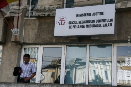 600 de dosare soluţionate într-o zi la Registrul Comerţului