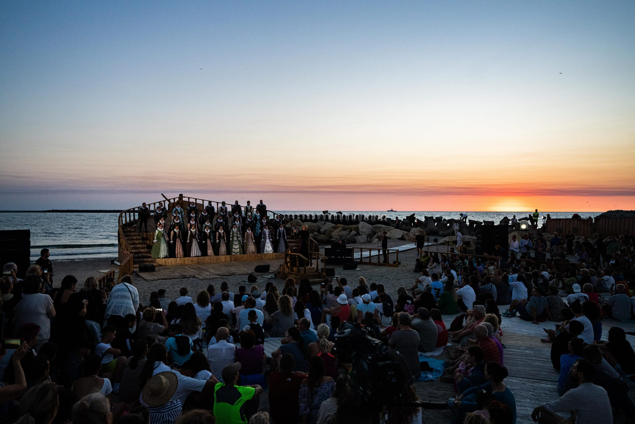 Răsărit de soare cu Madrigal