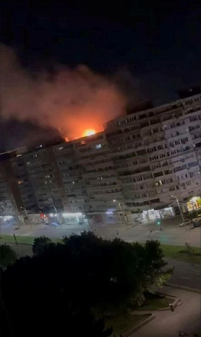 UPDATE. O dronă Geran 2 a căzut pe un bloc din Mazepa și a făcut două victime. Traficul pe Brăilei a fost reluat după zece ore (FOTO)
