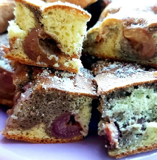 Prăjitură rapidă cu ness și cireșe