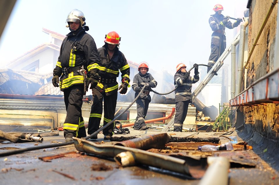 Cum să vă protejaţi de un incendiu de natură electrică