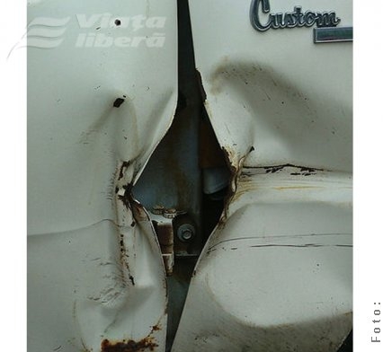 Maşină jefuită - prin portieră! - pe Brânduşei