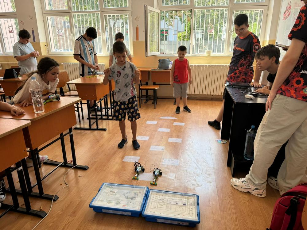 ,,Ateliere de robotica educațională”, la școala 26 Galați
