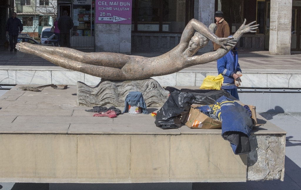 A fost sau nu curăţată cu flexul? Un nou protocol de colaborare pentru „Fata pe valuri”