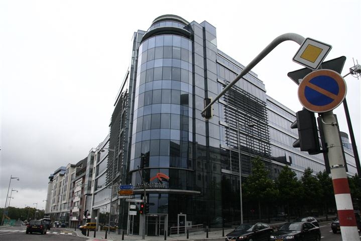 Ratingurile ArcelorMittal, în categoria "junk". Gigantul oţelului a fost aruncat "la gunoi"