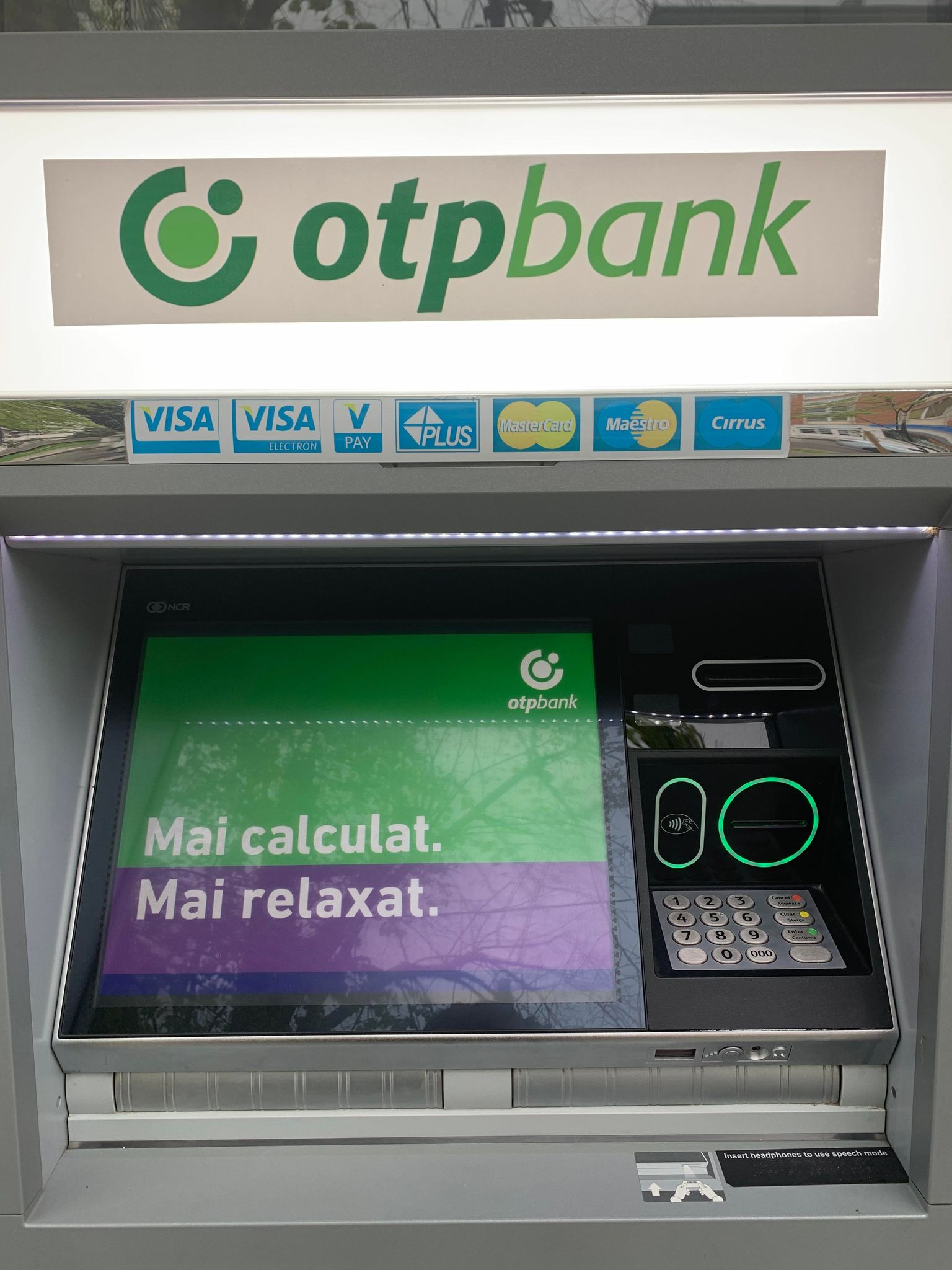 Bănci cu cele mai mici comisioane la retrageri de pe card