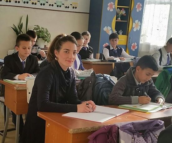 Din Spania, la Târgu Bujor/ Oaspete de seamă printre elevii gălăţeni