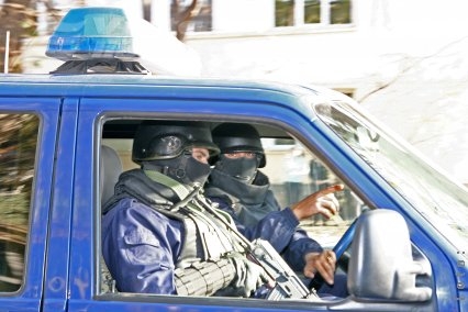 Percheziţii şi arestări la peştera lui Ali-Baba din Iveşti