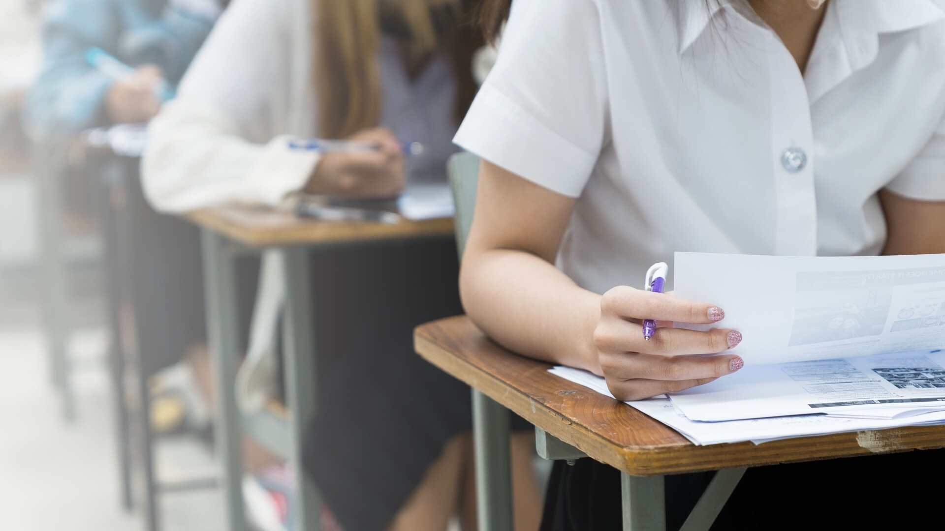 Unii simulează examene, alţii, că fac ore