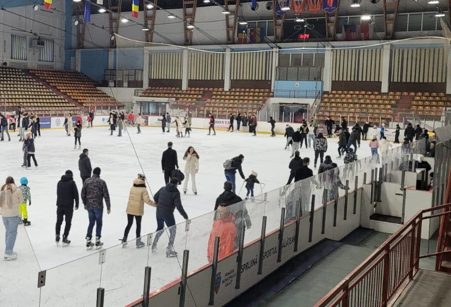 Patinoarul, deschis patru zile pentru public