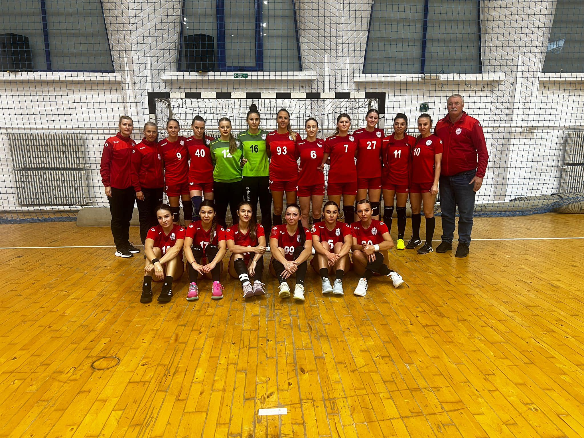 Succes clar la handbal feminin