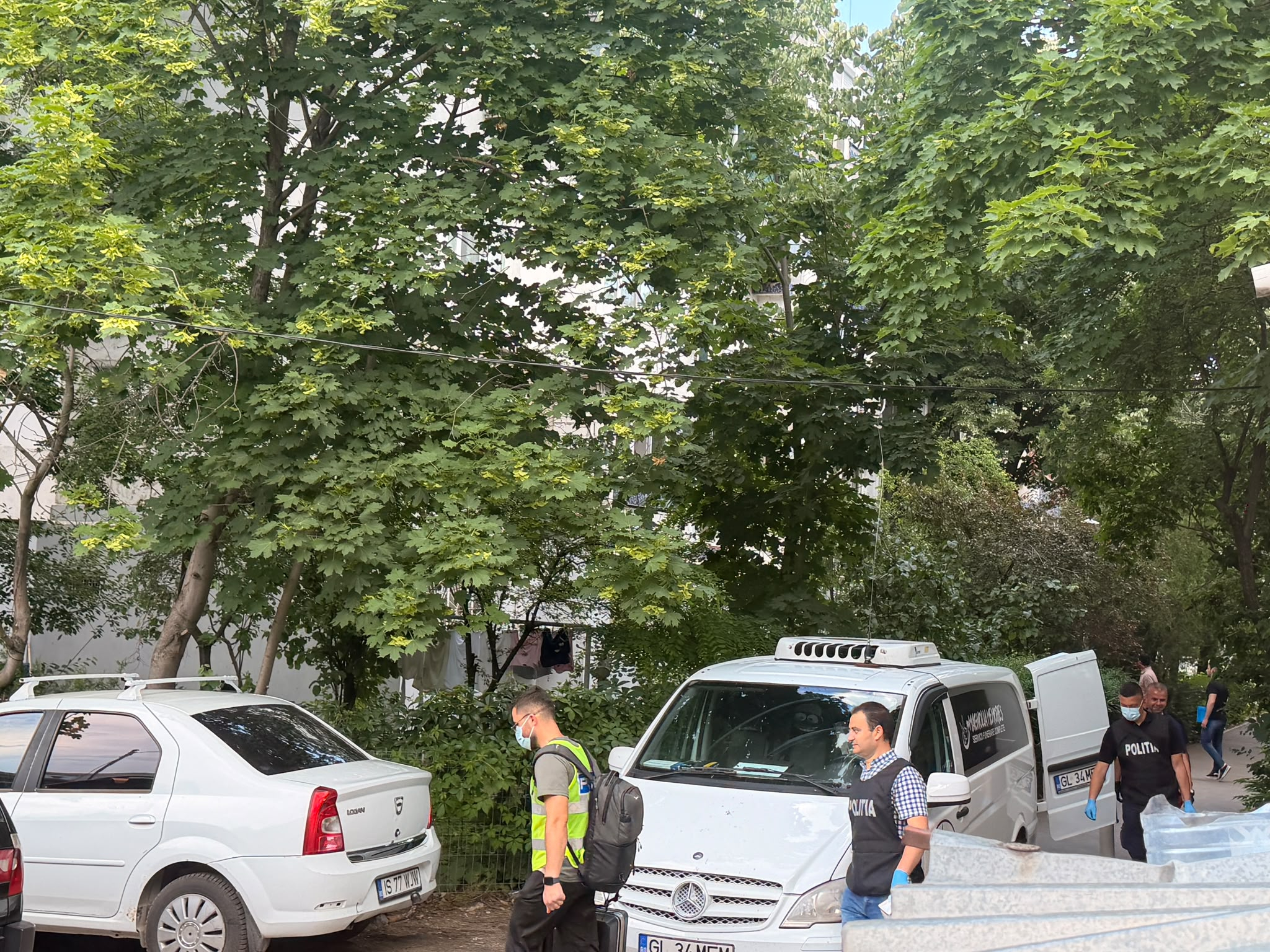 Un copil pierdut și o mamă pe care nimeni n-a văzut-o la timp