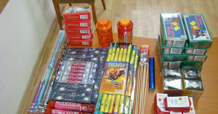 Contrabandiștii de pocnitori forțează nota. Transport de materiale pirotehnice, oprit la frontieră