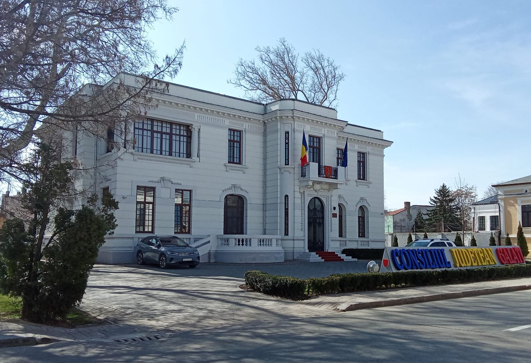 Exerciţiu de... transparenţă salarială la Consiliul Judeţean Galaţi. Sumele nete, publicate în premieră, dar cu erori