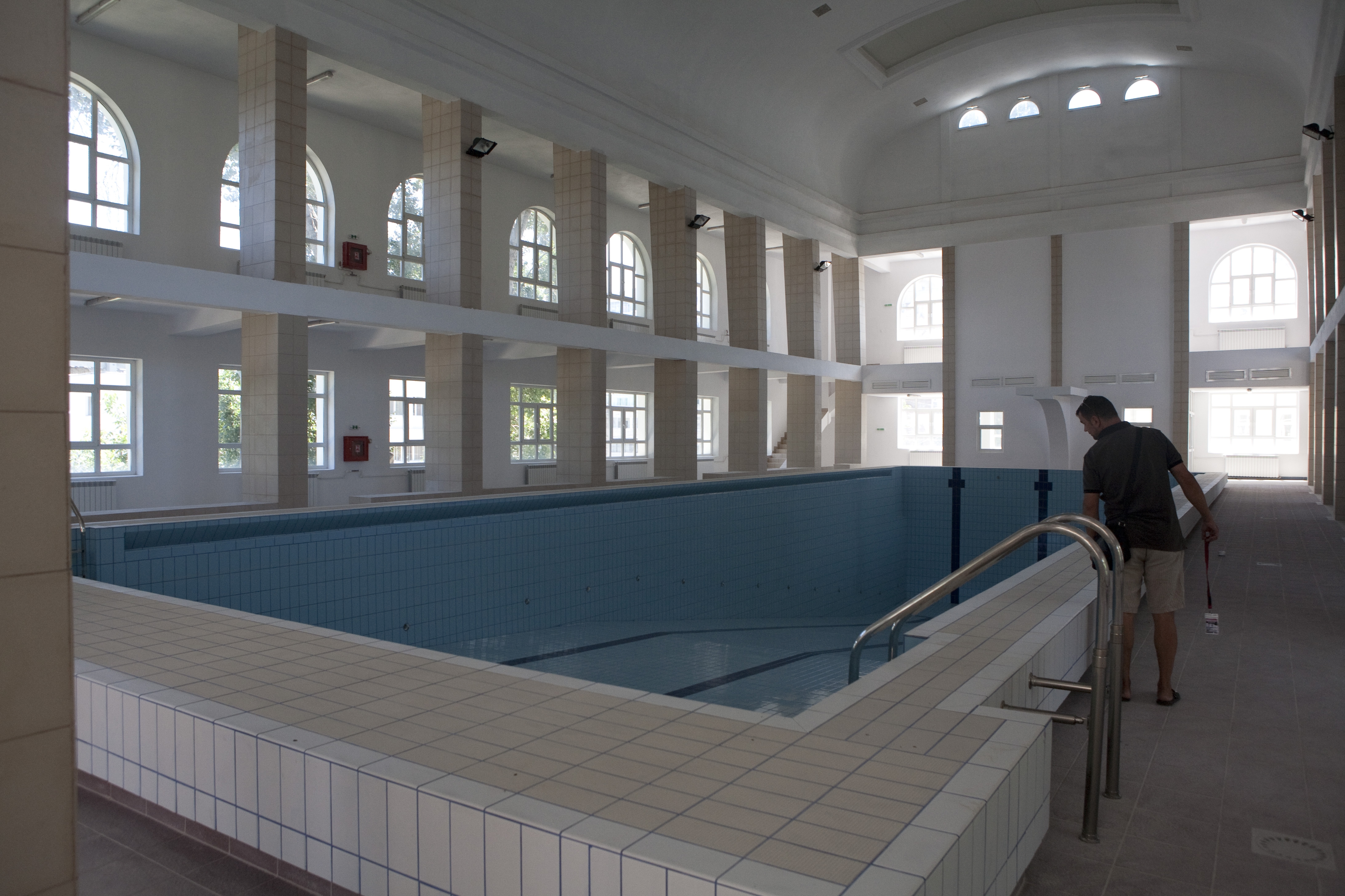 Bazinul de înot şi ANL-urile din Cantemir sunt încă nefuncţionale