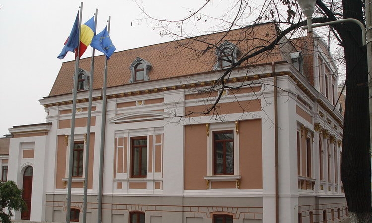 Expoziţie "Iarna în Pastel de Sărbătoare", la Centrul Cultural „Dunărea de Jos”