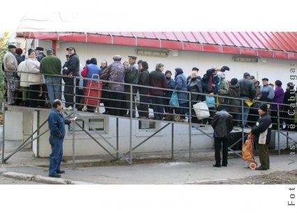 La coadă, de nevoie