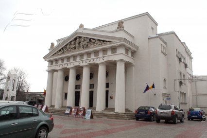 Spectacole speciale de teatru pentru tinerii basarabeni 