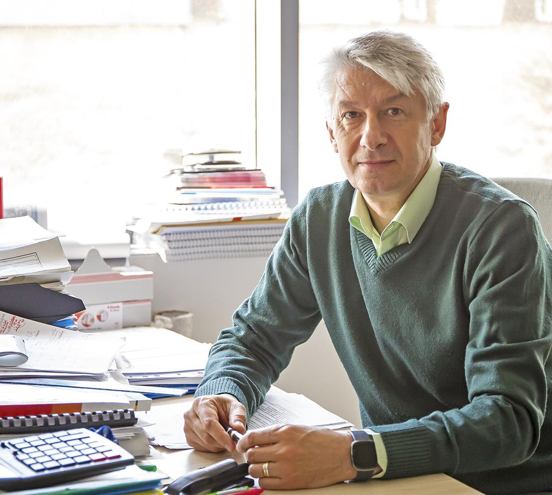 De la aeronave militare, la fonduri europene. Cine este noul şef al Serviciului Proiecte şi Finanţări Externe