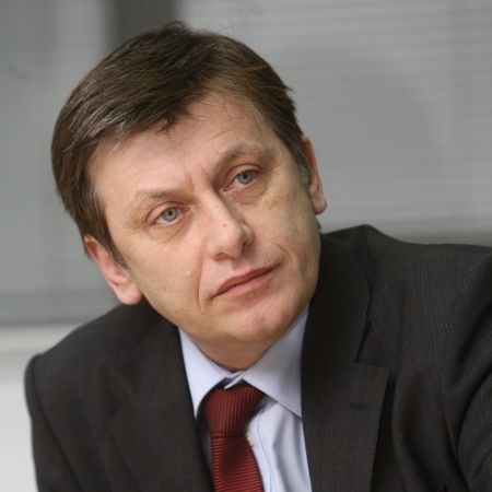 UPDATE - Crin Antonescu, noul preşedinte al Senatului 