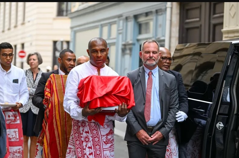 Franța a repatriat craniul unui rege pe care l-a decapitat secolul trecut