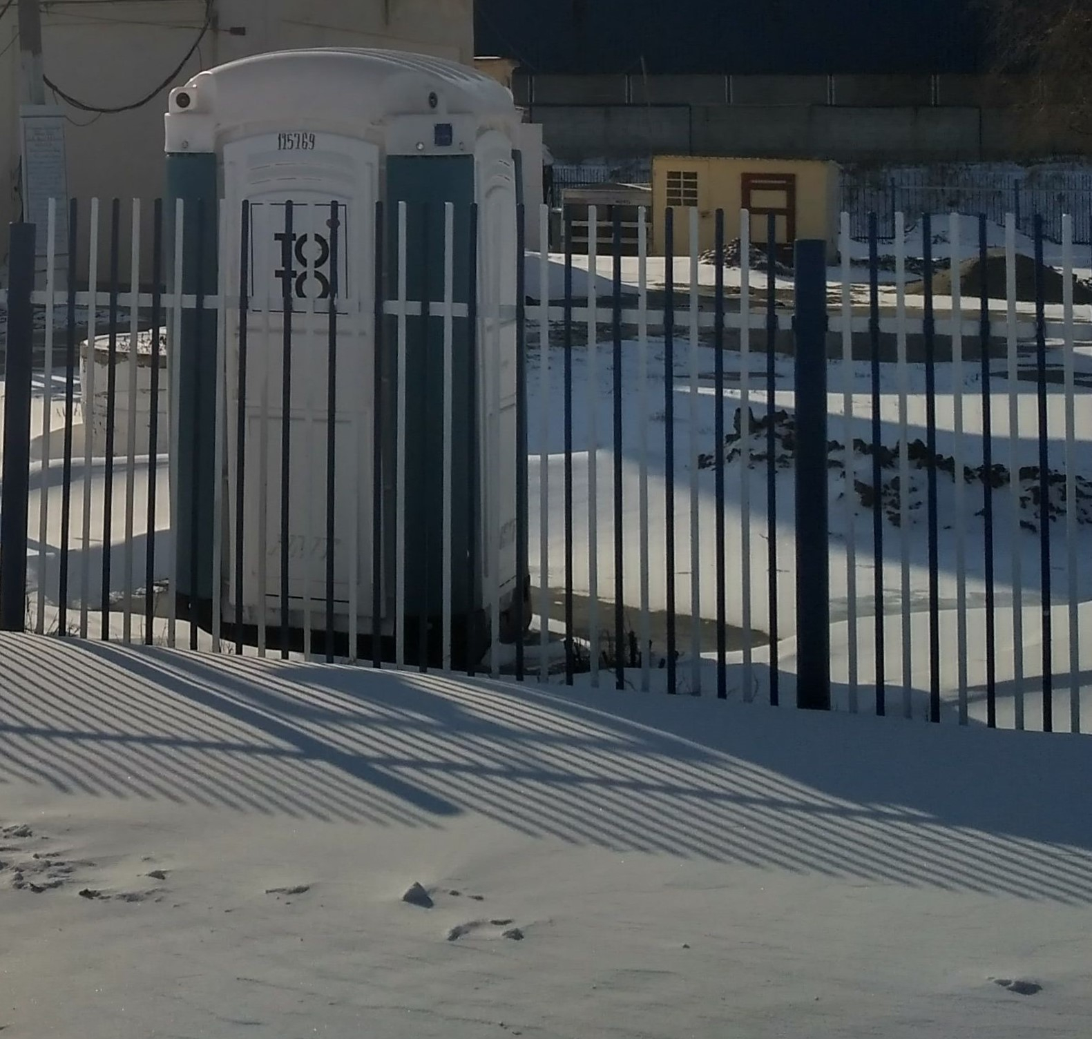 Primăria Galați închiriază din nou TOALETE ecologice