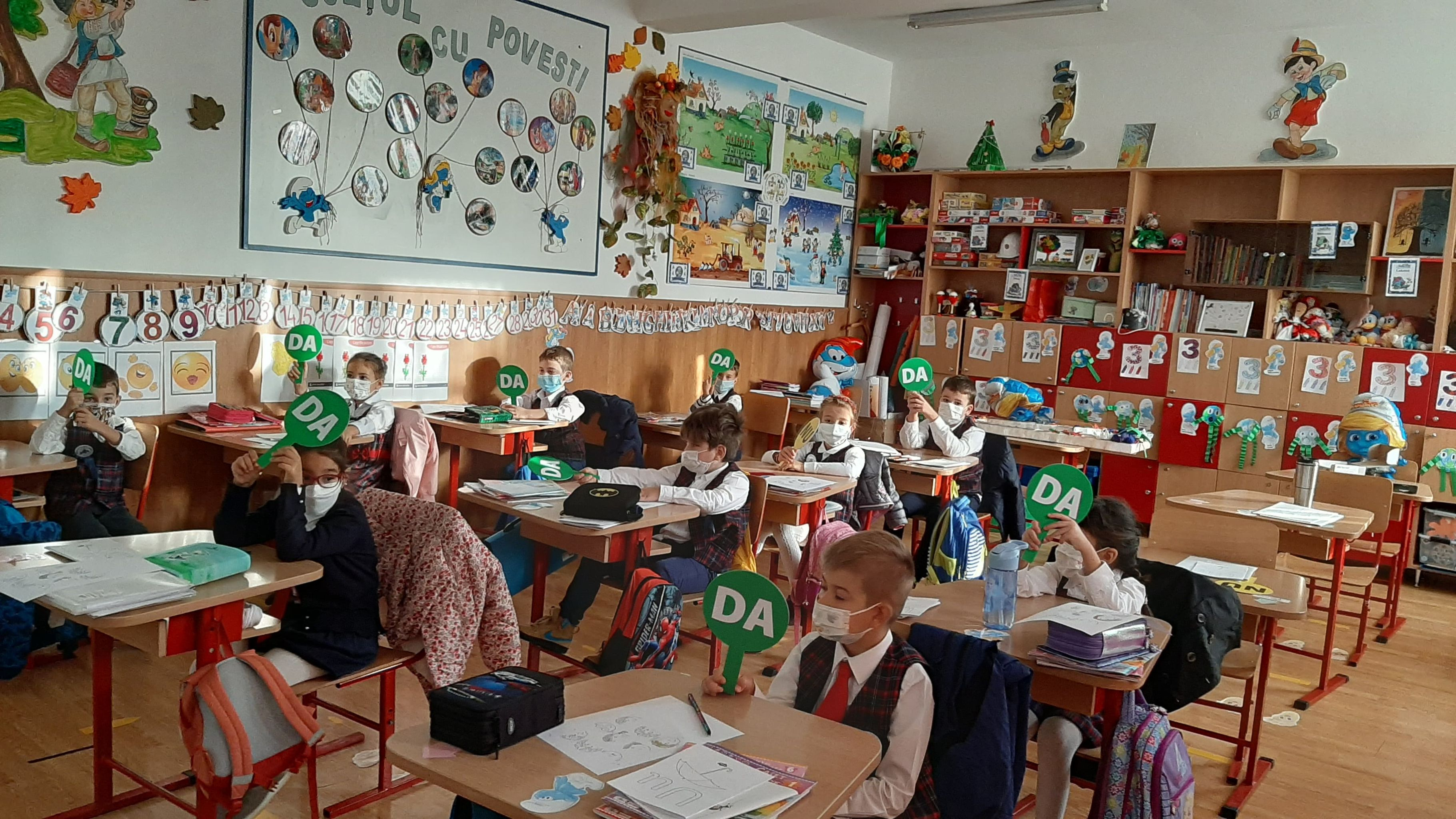 Elevii de la Şcoala Nr. 28 vin în ajutorul colegilor lor