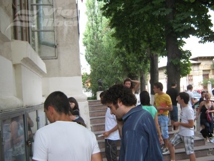 În loc de teze unice, testare de tip PISA