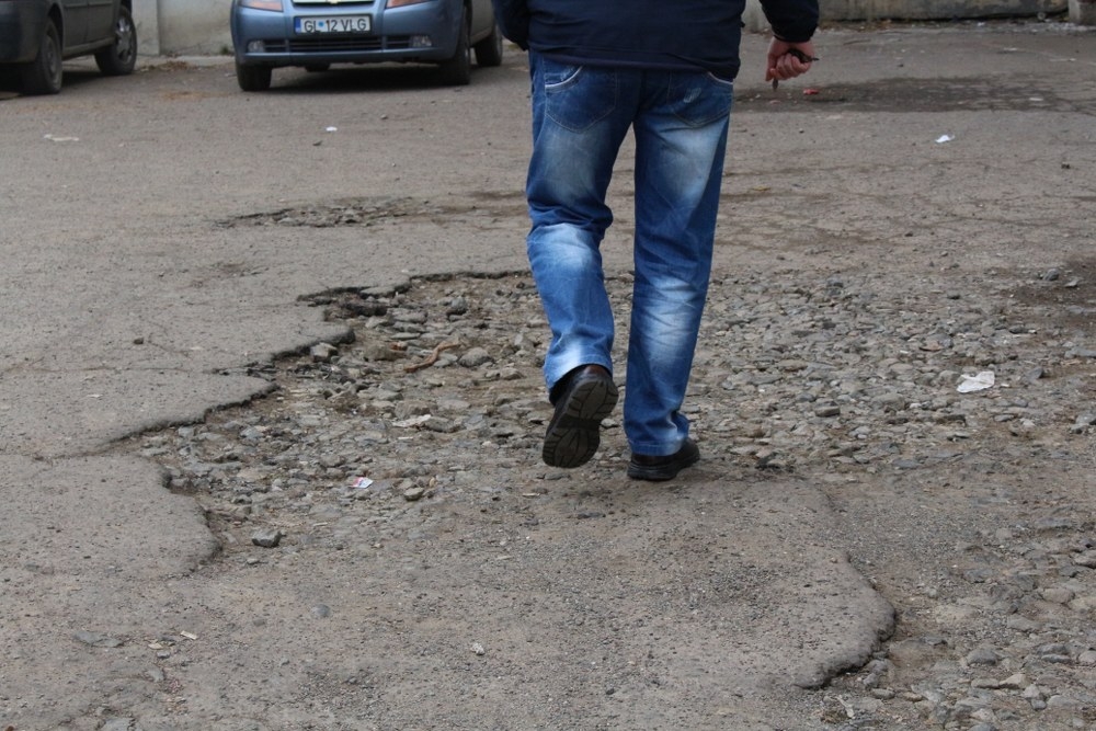 Nu au apărut SCHIMBĂRILE PROMISE de autorităţile gălăţene, privind PROBLEMELE cu care se confruntă Galaţiul, dar nici oamenii NU mişcă vreun deget