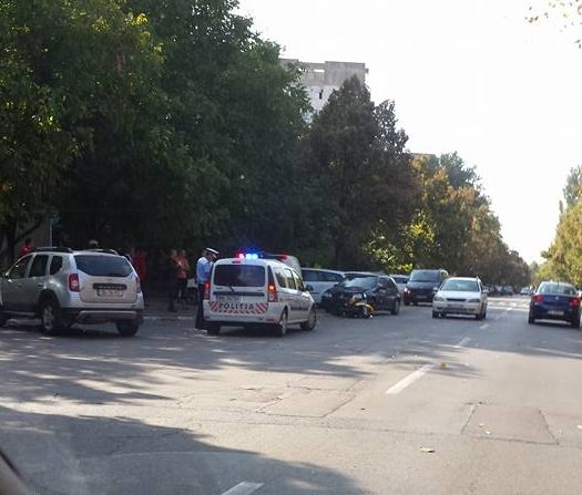 ACCIDENT în Ţiglina. Un motociclist a ajuns la spital