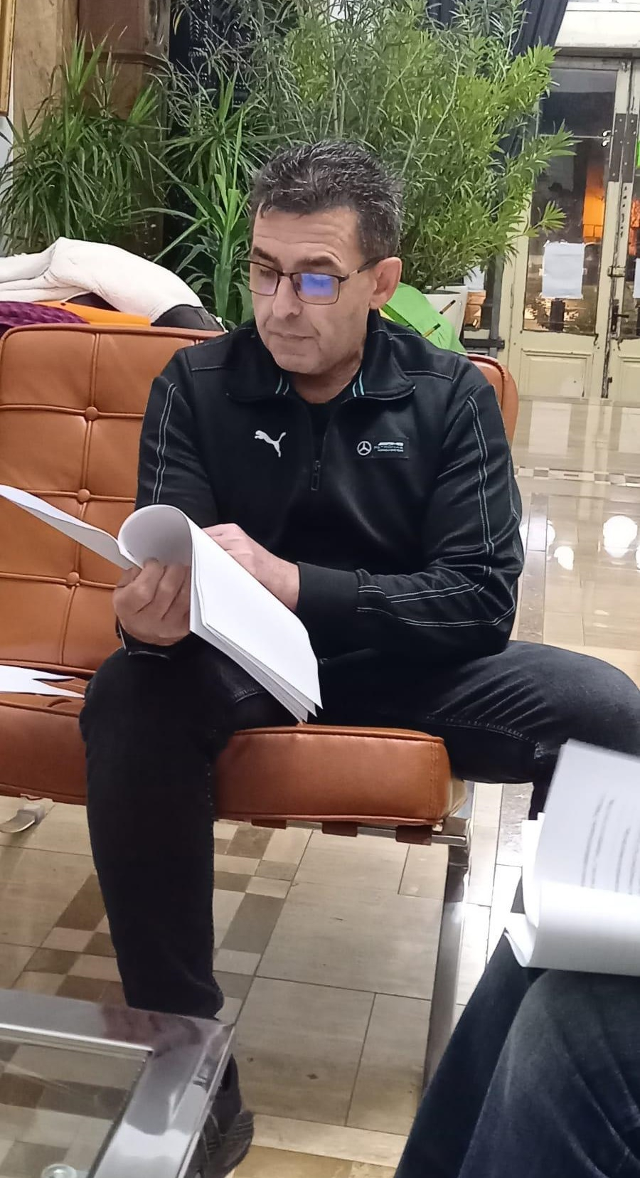 Eternitatea este tristă. Cenaclul „Noduri şi semne”