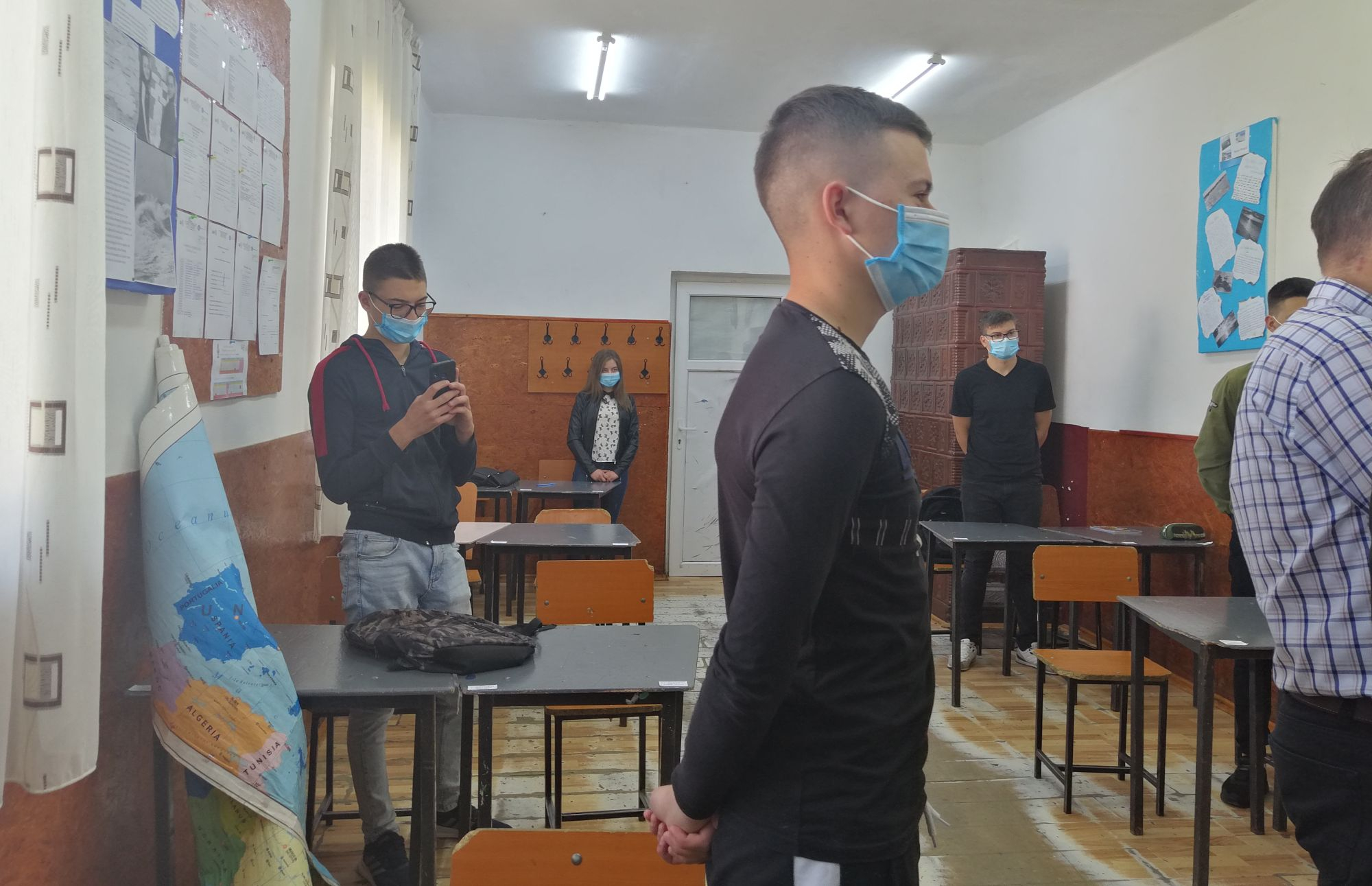 Elevii gălăţeni nu sunt dornici să revină în şcoli, în ciuda măsurilor de protecţie