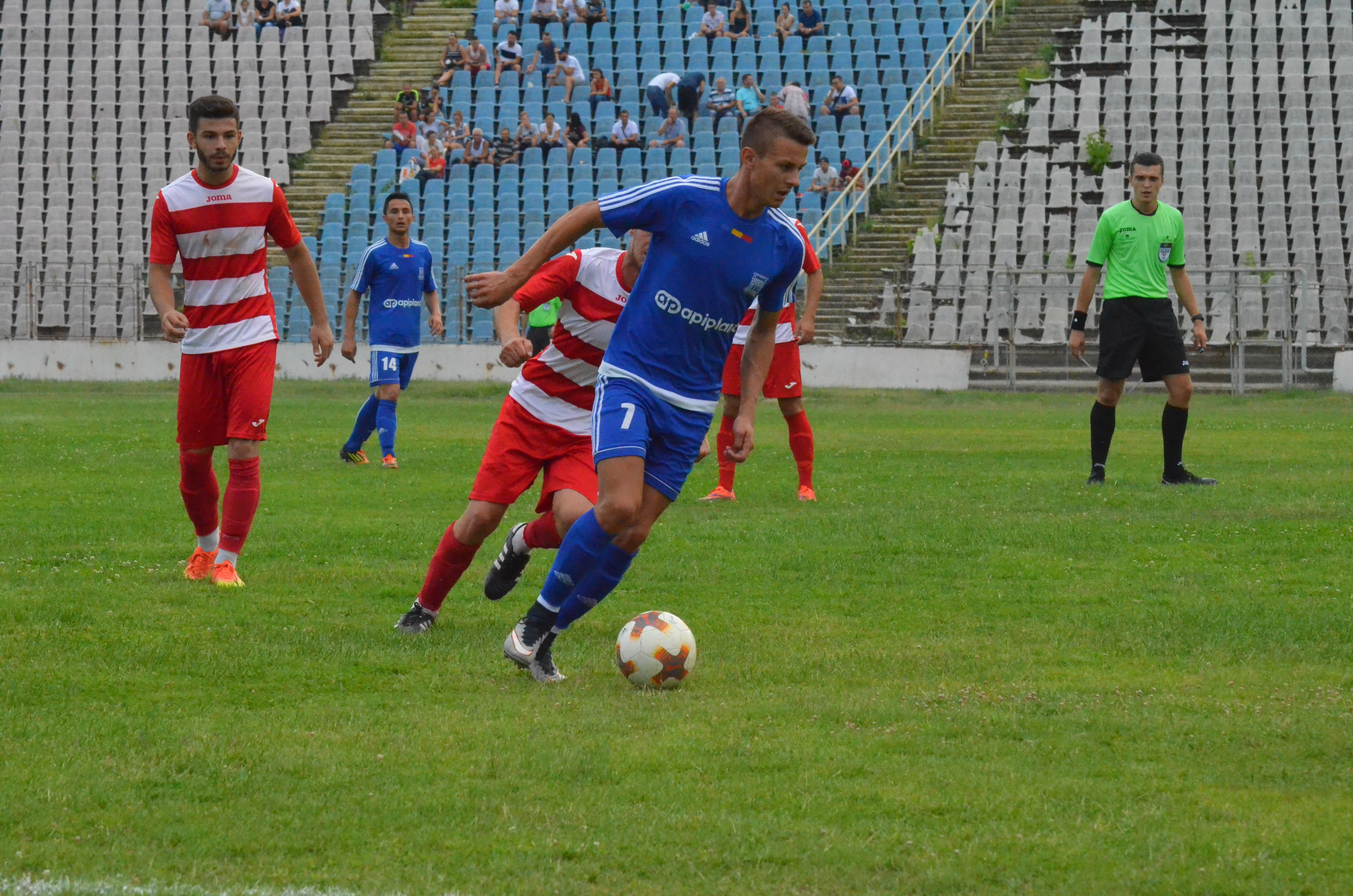 Fotbal. Campioana joacă cu Gloria Iveşti