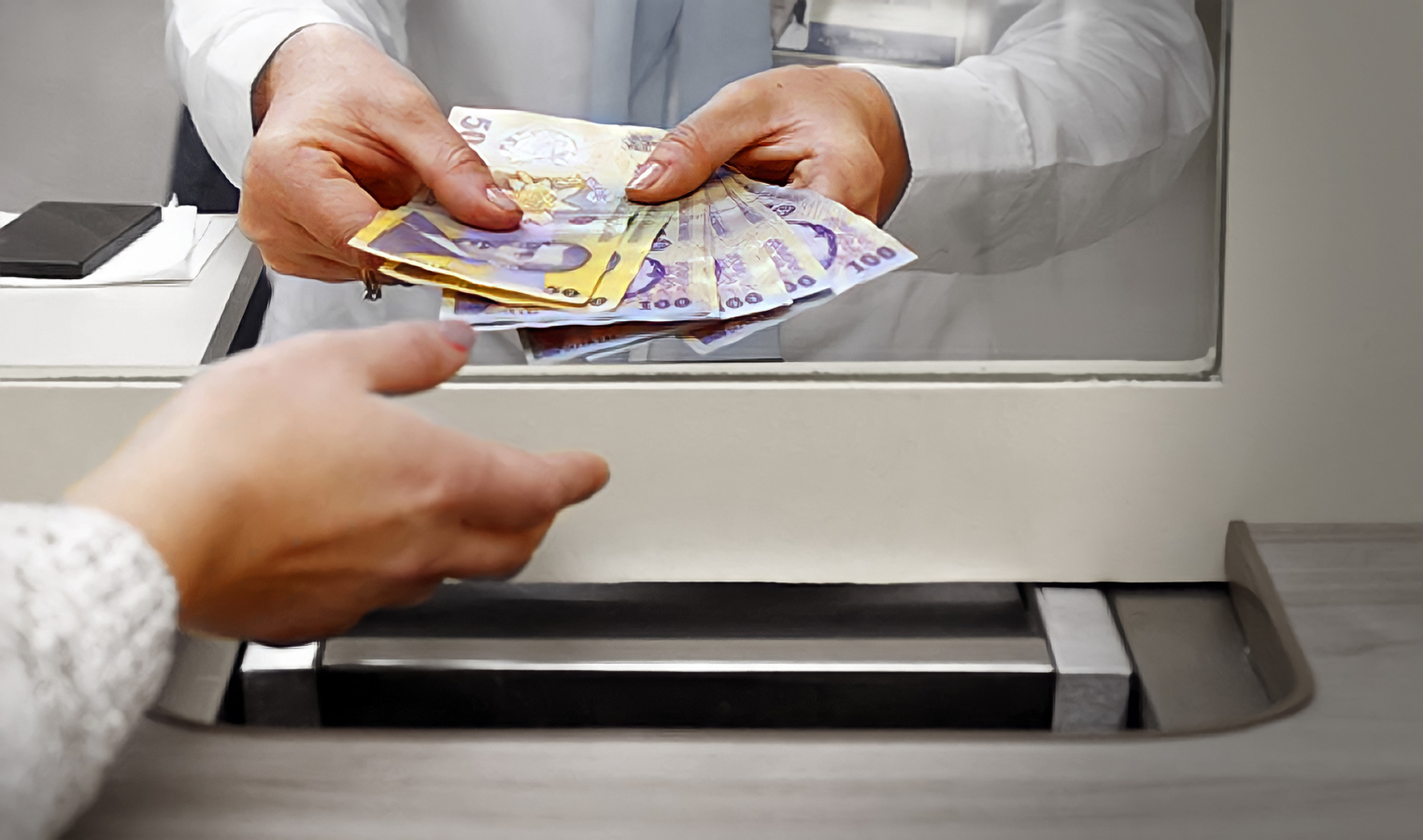 Metodele prin care românii și-au diminuat ratele la credite