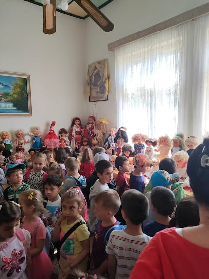 Expoziţie de păpuşi şi candy bar la Tudor Vladimirescu (GALERIE FOTO)