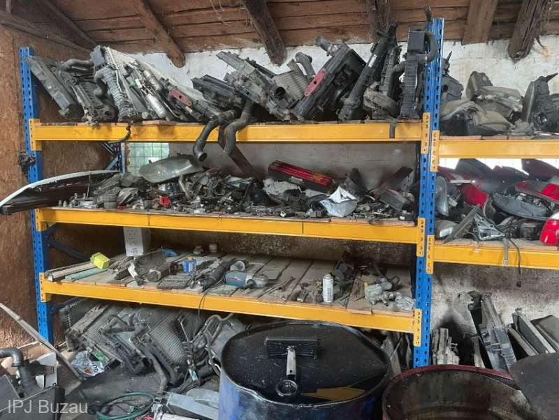 Sute de autovehicule indisponibilizate