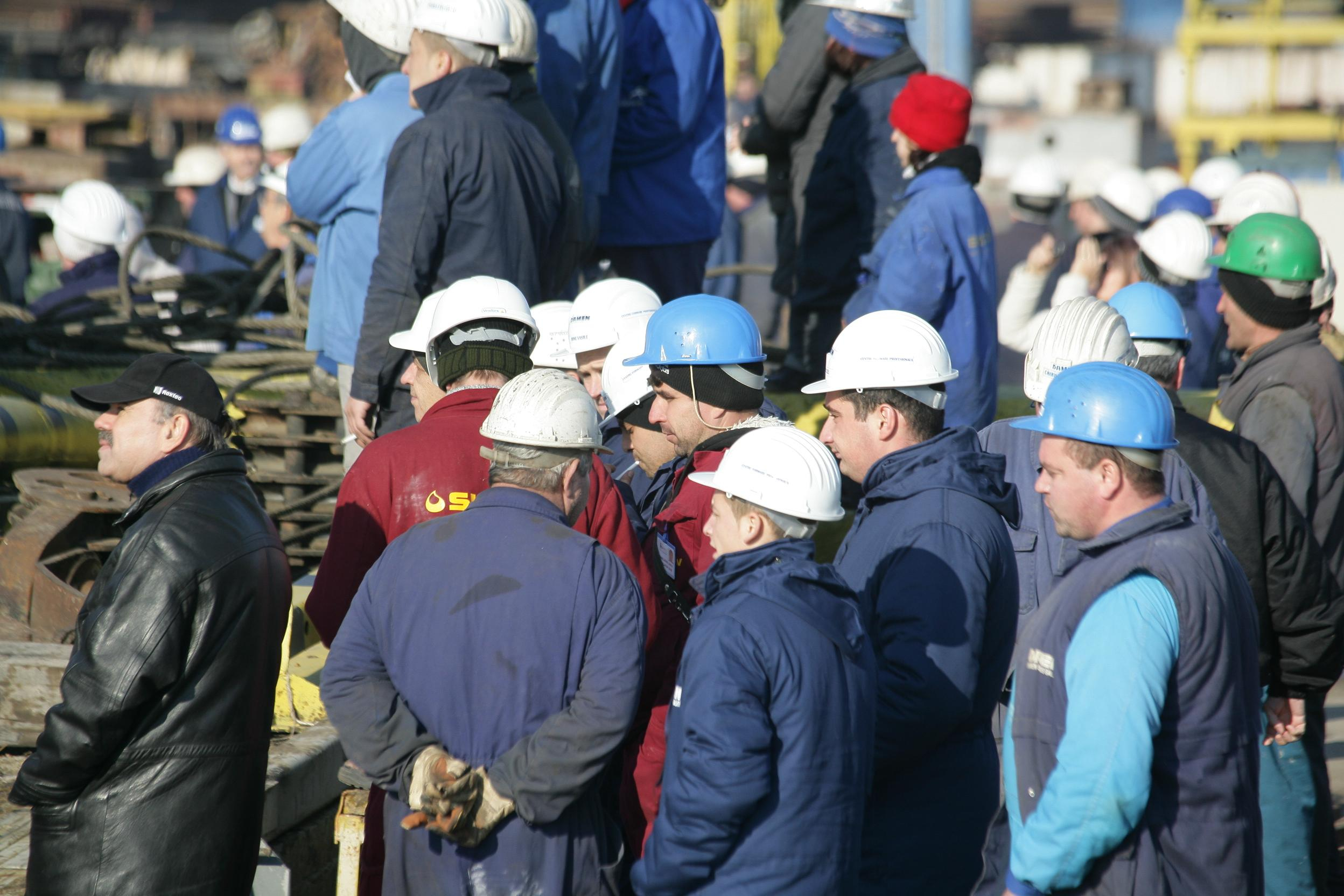 Peste 800 de firme gălățene și-au trimis oamenii acasă