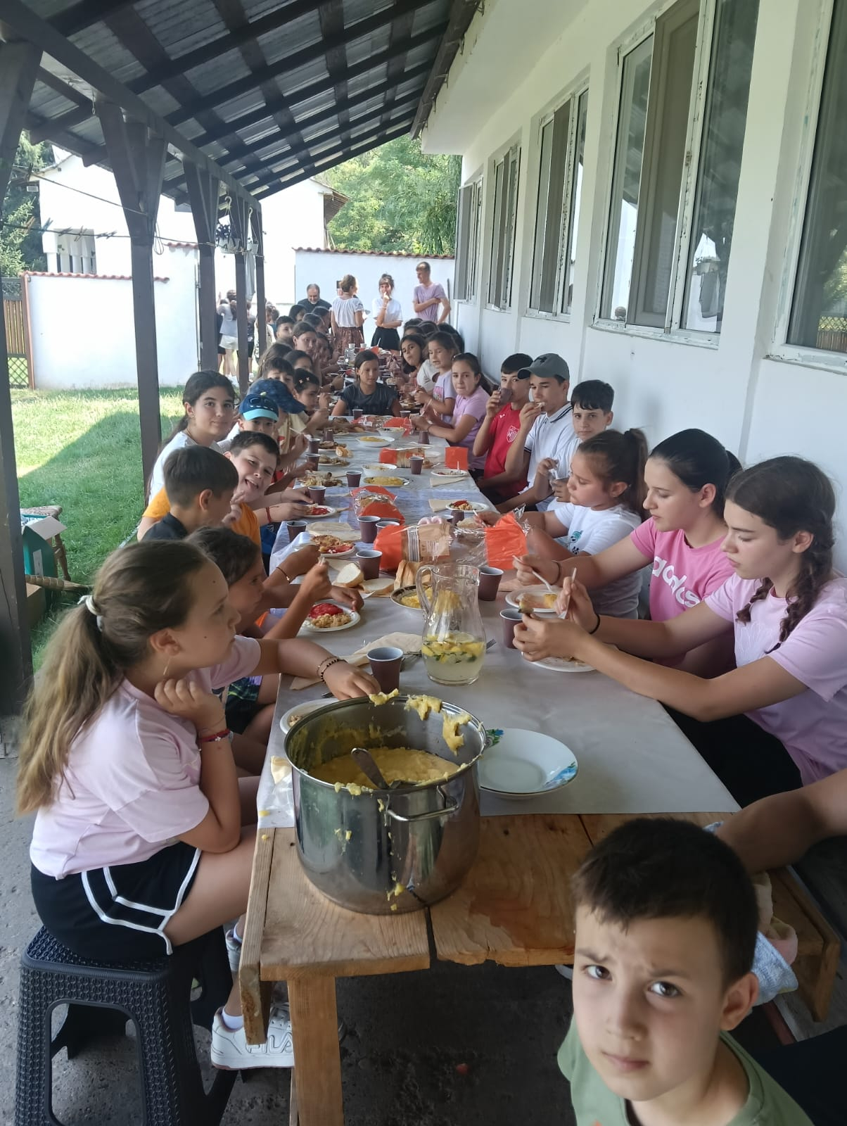 Activităţi de vară pentru copii, la Mănăstirea Cârlomăneşti