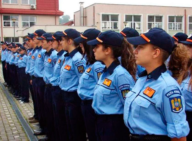 Tinerii nu vor să fie polițiști pe bani puțini și muncă multă
