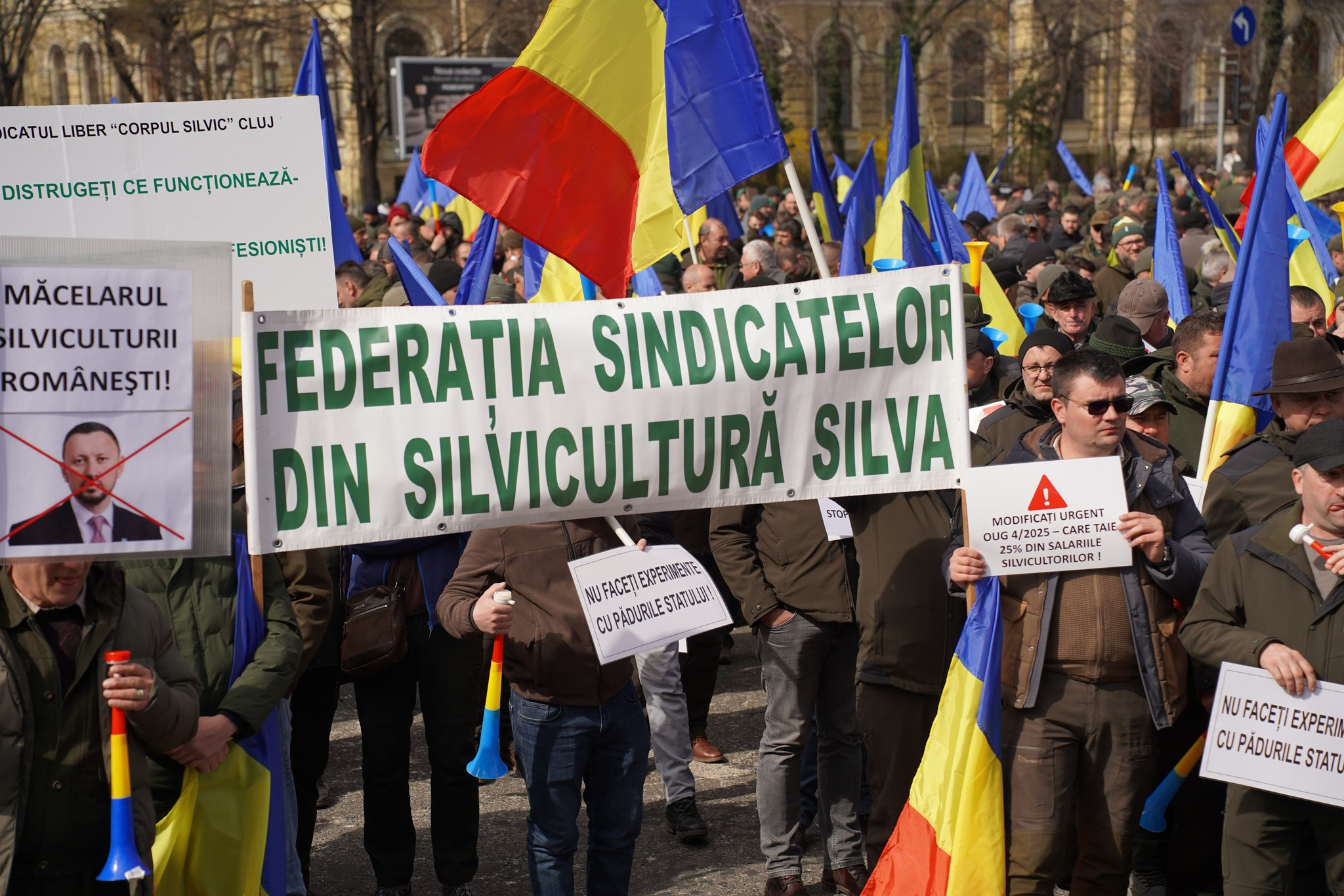 Miting de protest față de reorganizarea Romsilva