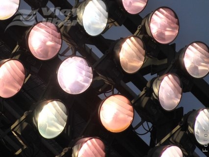 Farurile de pe „Oţelul” vor costa 800.000 de euro