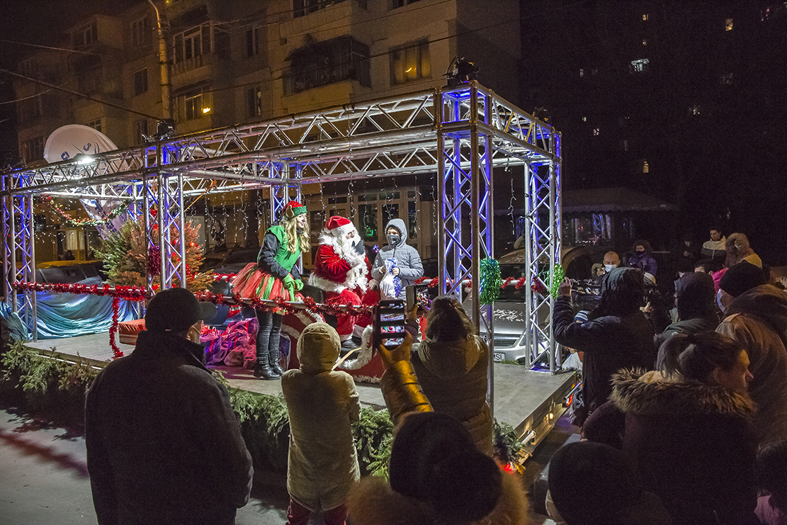 Pe unde trece „Sania lui Moş Crăciun”. Traseele celor trei care alegorice